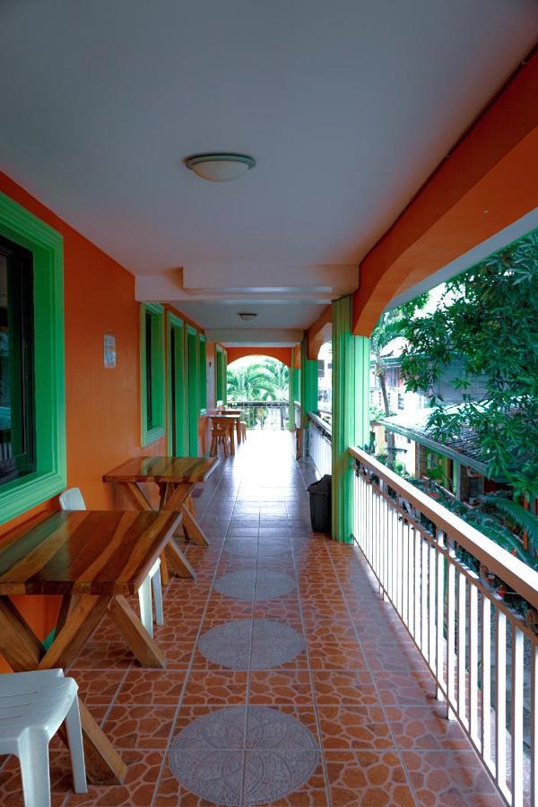 La Solana Suites And Resorts By Cocotel Puerto Galera Bagian luar foto